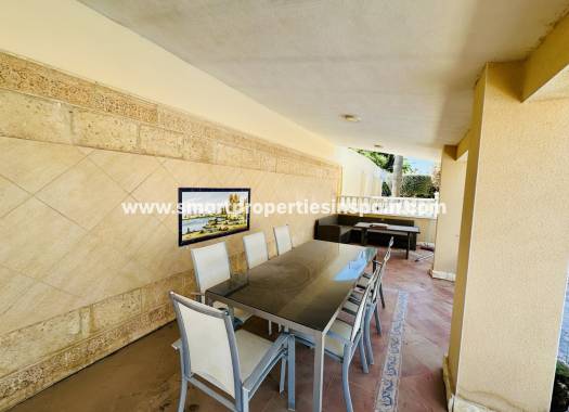Reventa - Chalet Independiente - La Marina - Urbanización La Marina
