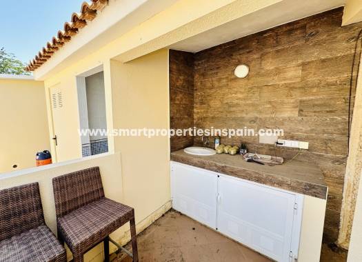 Reventa - Chalet Independiente - La Marina - Urbanización La Marina
