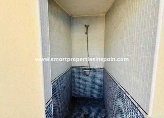 Reventa - Chalet Independiente - La Marina - Urbanización La Marina
