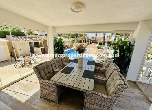 Reventa - Chalet Independiente - La Marina - Urbanización La Marina
