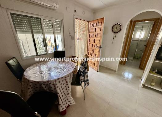 Wiederverkauf - Semi Detached Villa - La Marina - Urbanización La Marina