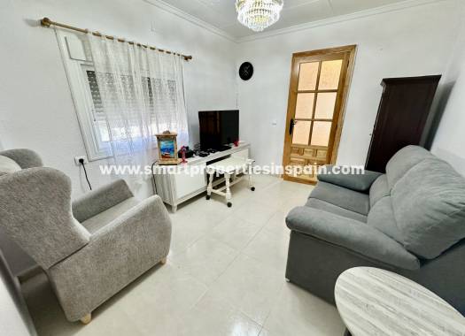 Wiederverkauf - Semi Detached Villa - La Marina - Urbanización La Marina