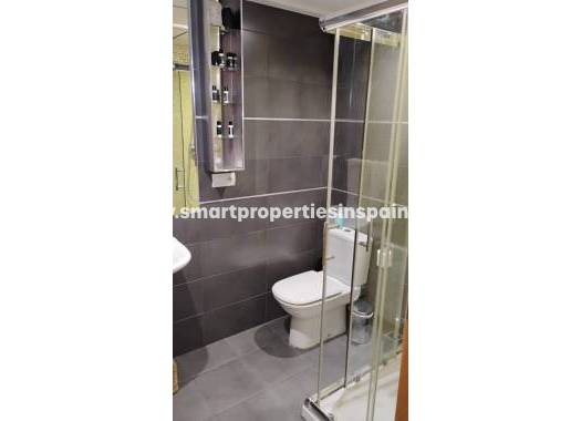 Resale - Apartment - Elche