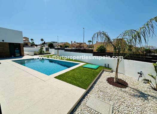 New Build - Detached Villa - La Marina - Urbanización La Marina