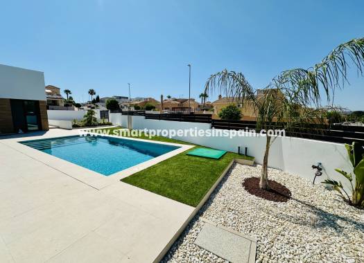 New Build - Detached Villa - La Marina - Urbanización La Marina