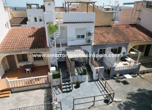 Wiederverkauf - Reihenhaus - La Marina - Urbanización La Marina