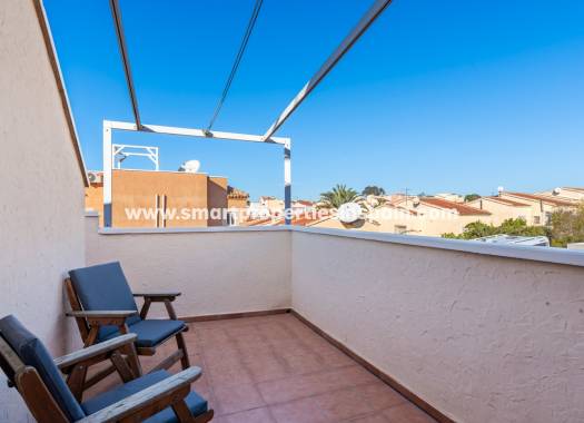 Wiederverkauf - Semi Detached Villa - La Marina - Urbanización La Marina