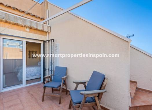 Wiederverkauf - Semi Detached Villa - La Marina - Urbanización La Marina