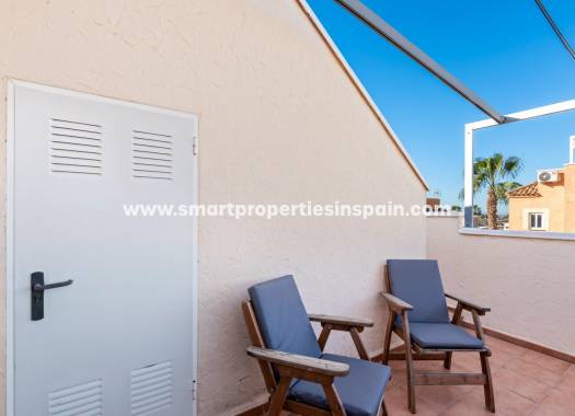 Wiederverkauf - Semi Detached Villa - La Marina - Urbanización La Marina