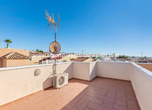 Wiederverkauf - Semi Detached Villa - La Marina - Urbanización La Marina