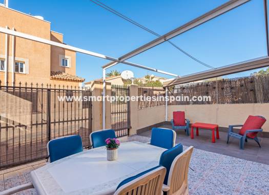 Wiederverkauf - Semi Detached Villa - La Marina - Urbanización La Marina