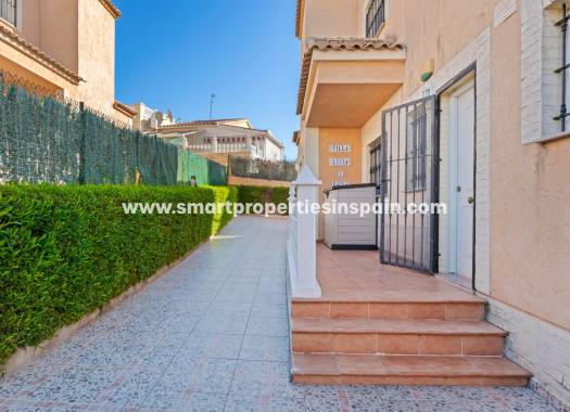 Wiederverkauf - Semi Detached Villa - La Marina - Urbanización La Marina