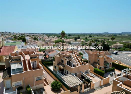 Wiederverkauf - Semi Detached Villa - La Marina - Urbanización La Marina