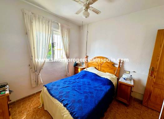 Wiederverkauf - Semi Detached Villa - La Marina - Urbanización La Marina