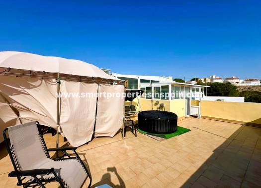 Wiederverkauf - Semi Detached Villa - La Marina - Urbanización La Marina