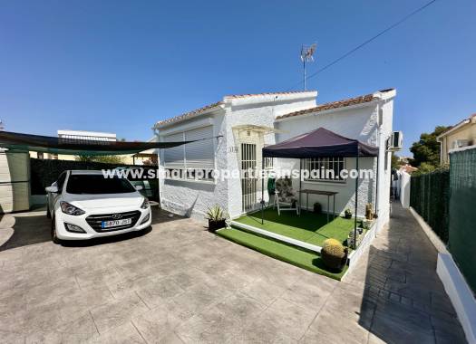 Wederverkoop - Detached Villa - La Marina - Urbanización La Marina
