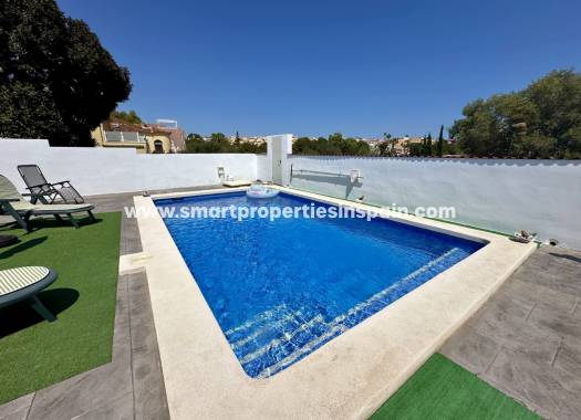 Wederverkoop - Detached Villa - La Marina - Urbanización La Marina