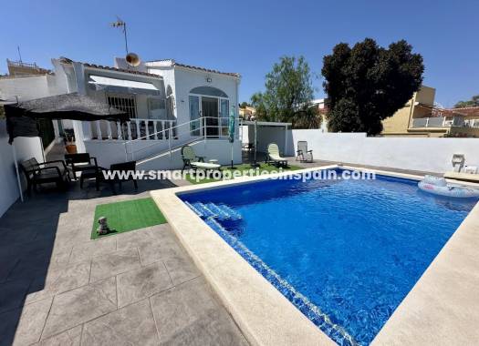 Wederverkoop - Detached Villa - La Marina - Urbanización La Marina