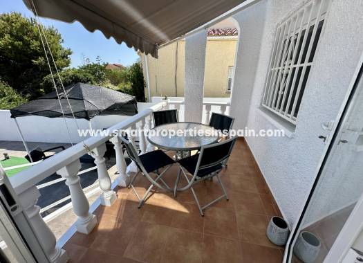 Wederverkoop - Detached Villa - La Marina - Urbanización La Marina