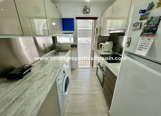 Wederverkoop - Detached Villa - La Marina - Urbanización La Marina