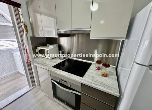 Wederverkoop - Detached Villa - La Marina - Urbanización La Marina
