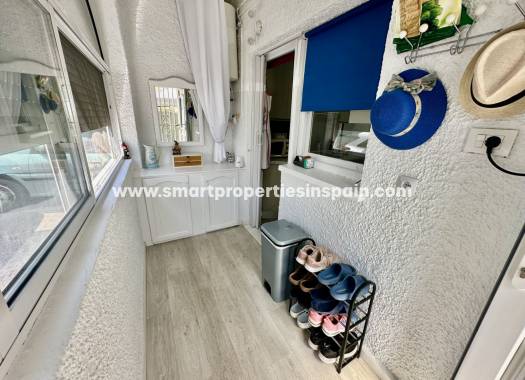 Wederverkoop - Detached Villa - La Marina - Urbanización La Marina