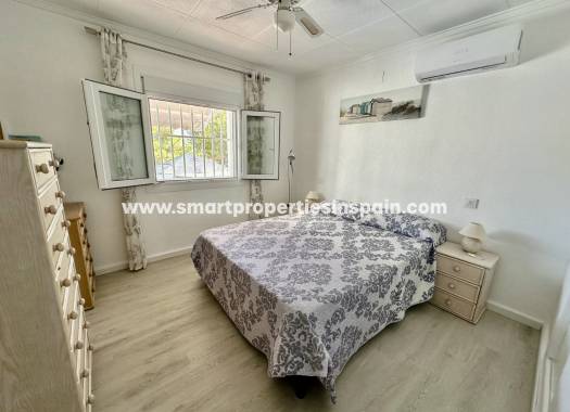 Wederverkoop - Detached Villa - La Marina - Urbanización La Marina