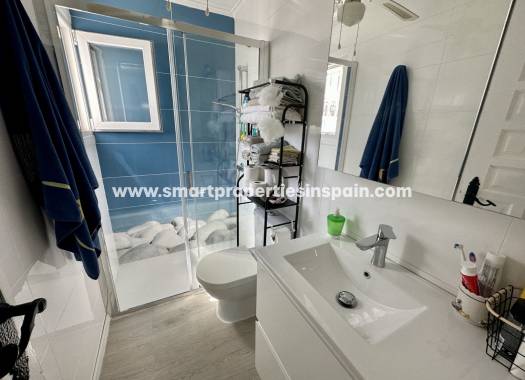 Wederverkoop - Detached Villa - La Marina - Urbanización La Marina
