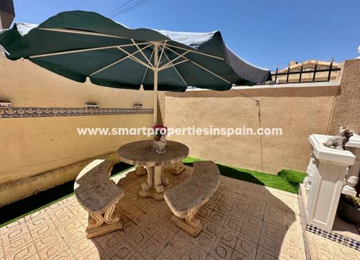 Reventa - Chalet Independiente - La Marina - Urbanización La Marina