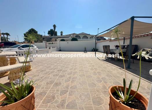Reventa - Chalet Independiente - La Marina - Urbanización La Marina