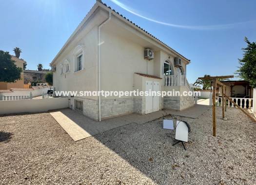 Reventa - Chalet Independiente - La Marina - Urbanización La Marina