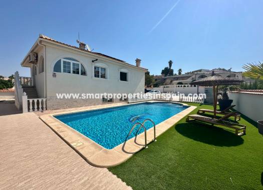 Wiederverkauf - Freistehendes Haus - La Marina - Urbanización La Marina