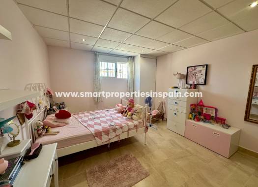 Reventa - Chalet Independiente - La Marina - Urbanización La Marina
