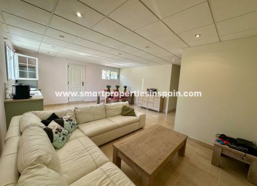 Reventa - Chalet Independiente - La Marina - Urbanización La Marina