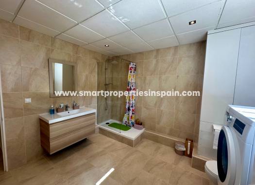 Reventa - Chalet Independiente - La Marina - Urbanización La Marina