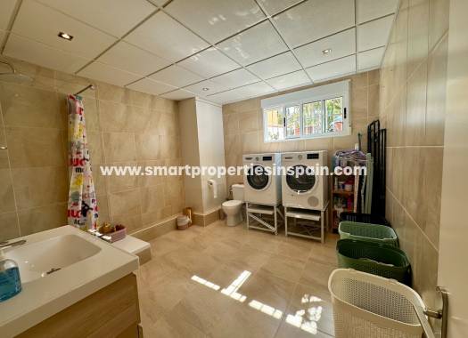 Reventa - Chalet Independiente - La Marina - Urbanización La Marina