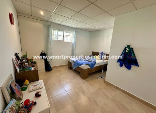 Reventa - Chalet Independiente - La Marina - Urbanización La Marina
