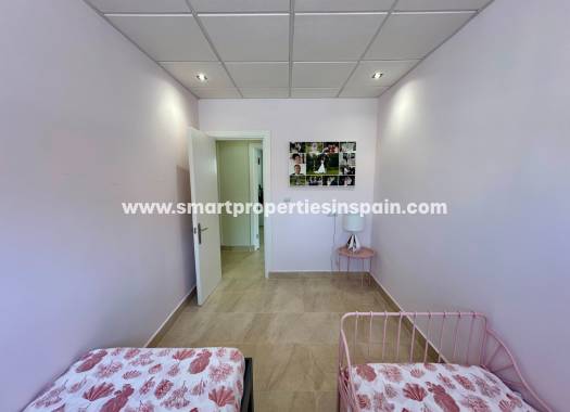 Reventa - Chalet Independiente - La Marina - Urbanización La Marina