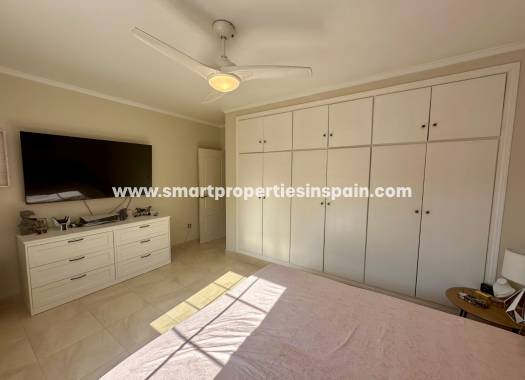 Reventa - Chalet Independiente - La Marina - Urbanización La Marina