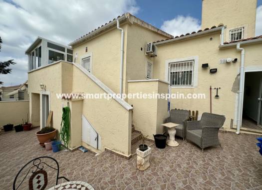Wederverkoop - Detached Villa - La Marina - Urbanización La Marina