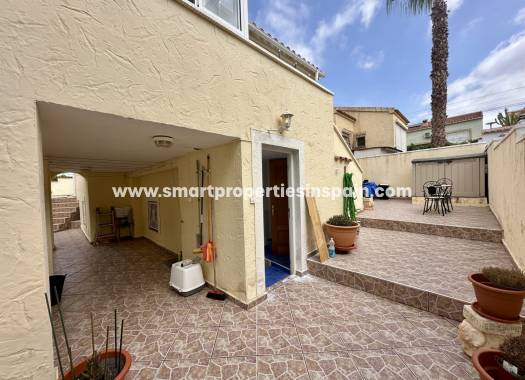 Wederverkoop - Detached Villa - La Marina - Urbanización La Marina