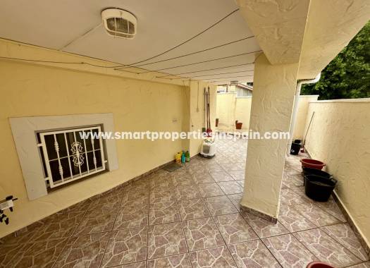 Wederverkoop - Detached Villa - La Marina - Urbanización La Marina