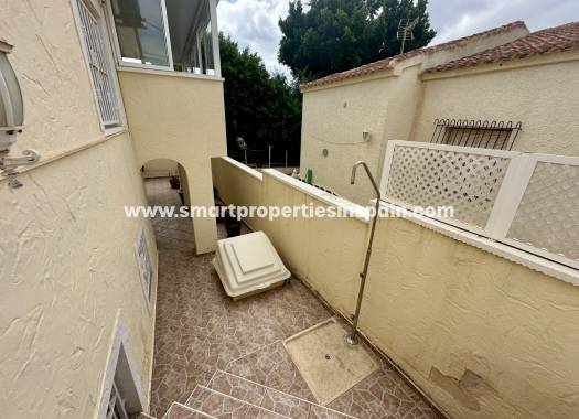 Wederverkoop - Detached Villa - La Marina - Urbanización La Marina