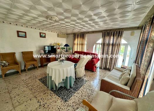 Reventa - Chalet Independiente - La Marina - Urbanización La Marina