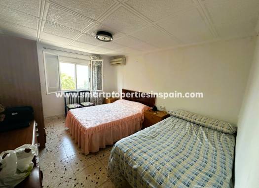 Reventa - Chalet Independiente - La Marina - Urbanización La Marina
