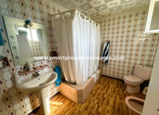 Reventa - Chalet Independiente - La Marina - Urbanización La Marina