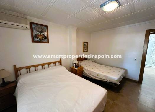 Reventa - Chalet Independiente - La Marina - Urbanización La Marina