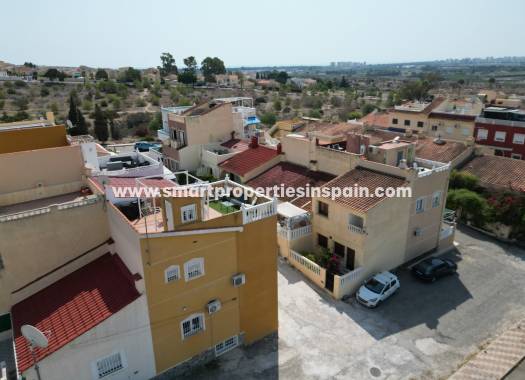 Resale - Townhouse - La Marina - Urbanización La Marina