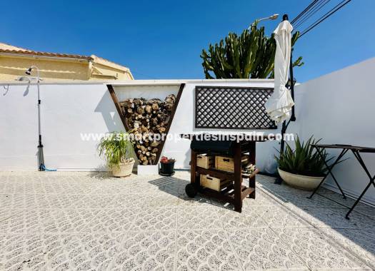 Wederverkoop - Detached Villa - La Marina - Urbanización La Marina