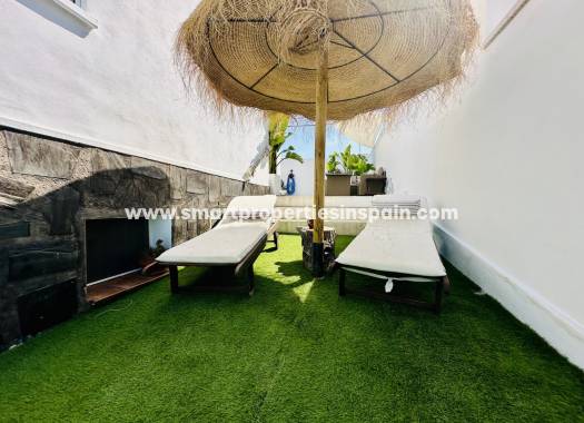 Wederverkoop - Detached Villa - La Marina - Urbanización La Marina